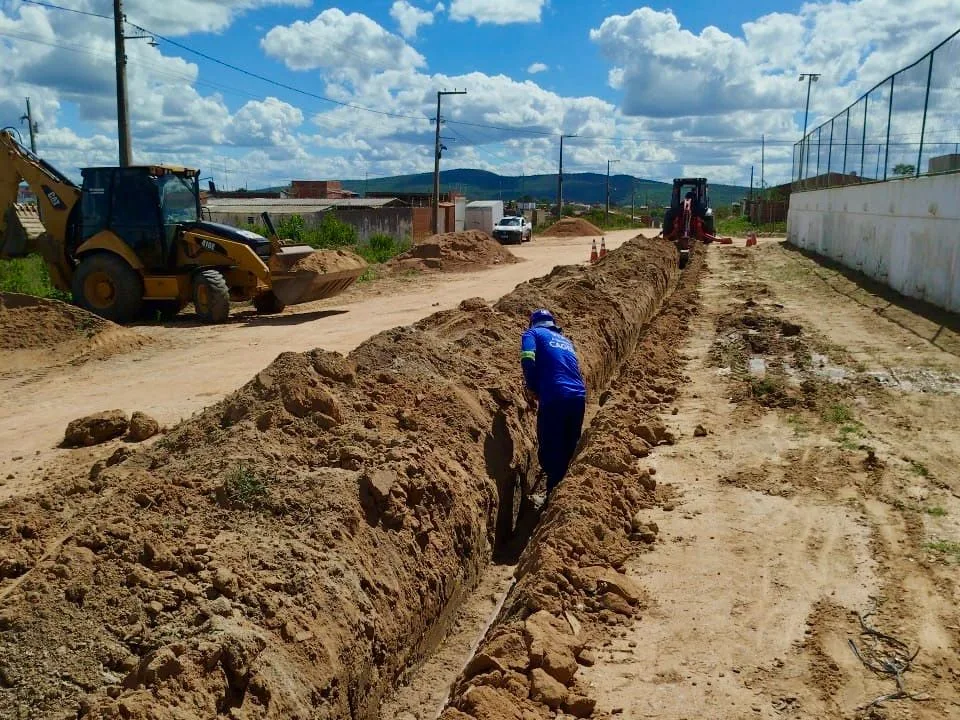 Prefeitura de Alcantil avança com obras de água encanada na cidade