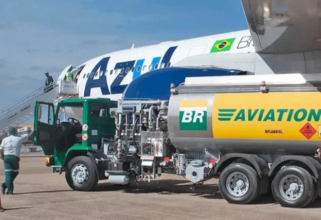 Petrobras eleva querosene de aviação em 18% a partir de hoje