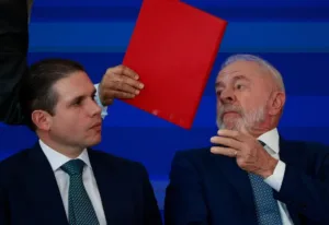 Hugo Motta confirma fim da escala 6×1 com duas folgas semanais em 2026