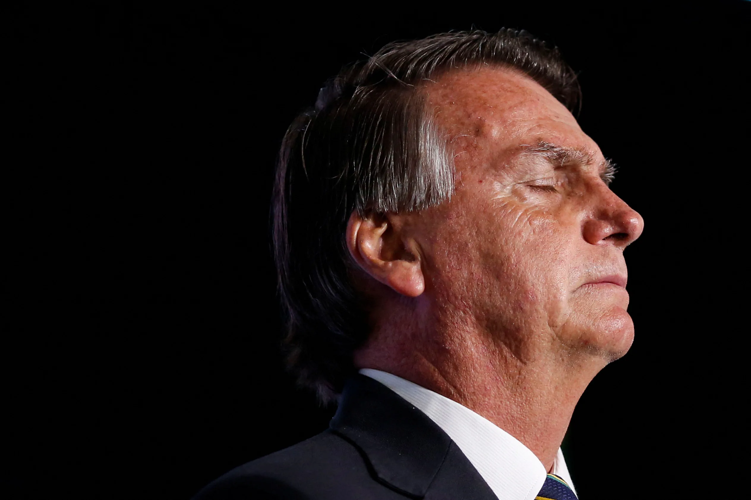 Defesa de Bolsonaro apresenta pedido de revisão de condenação