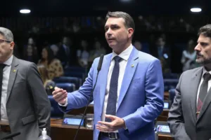 TSE ordena que Meta apague posts que ligam Flávio ao crime organizado