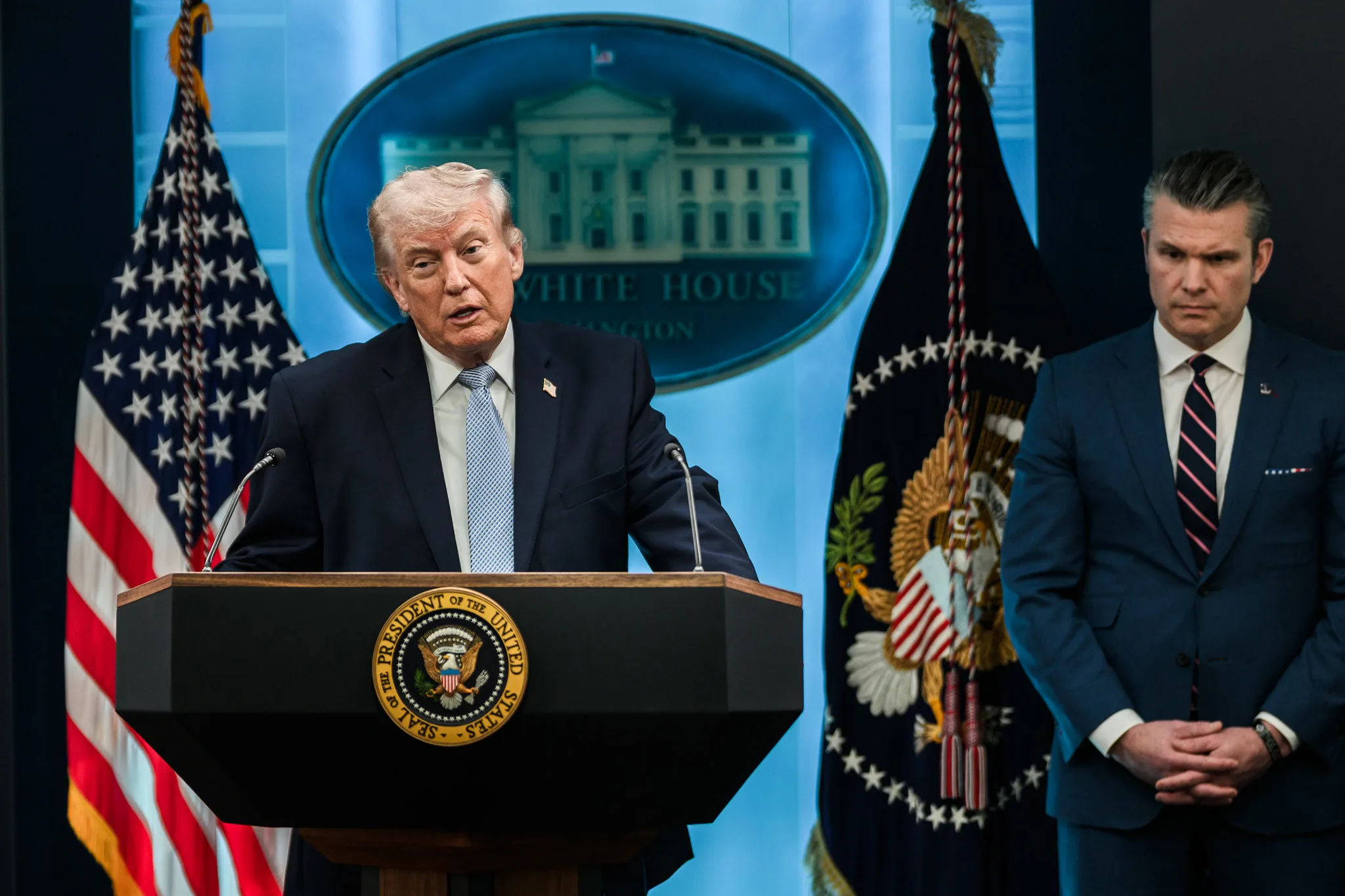 Trump anuncia resposta dos EUA após acusar Irã de derrubar helicóptero militar