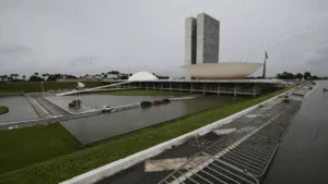 Pesquisa aponta alta reprovação da Câmara, Senado e STF entre brasileiros
