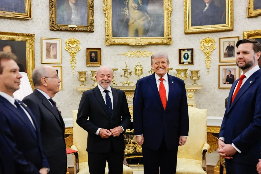Lula e Trump se cumprimentam após agenda oficial do G7 na França