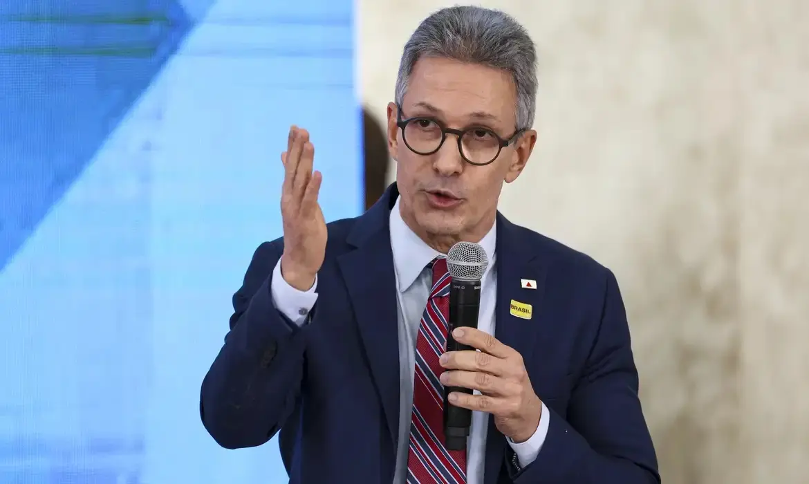 Em agenda na Paraíba, Zema dispara críticas ao Bolsa Família