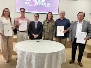 Prefeito de Boqueirão Marcos Freitas  firma cooperação em projeto do MPPB