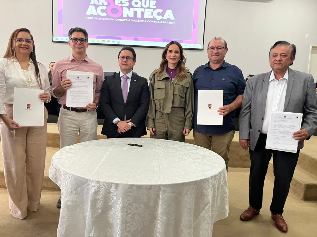 Prefeito de Boqueirão Marcos Freitas  firma cooperação em projeto do MPPB