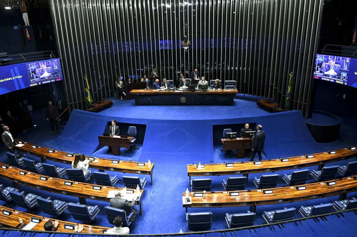 Senado vota PEC de aposentadoria especial para agentes de saúde