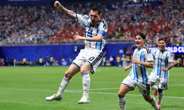 Messi marca, Argentina conquista virada histórica e segue com sonho do bicampeonato