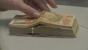 Salário mínimo pode chegar a R$ 1.741 em 2027, projeta governo