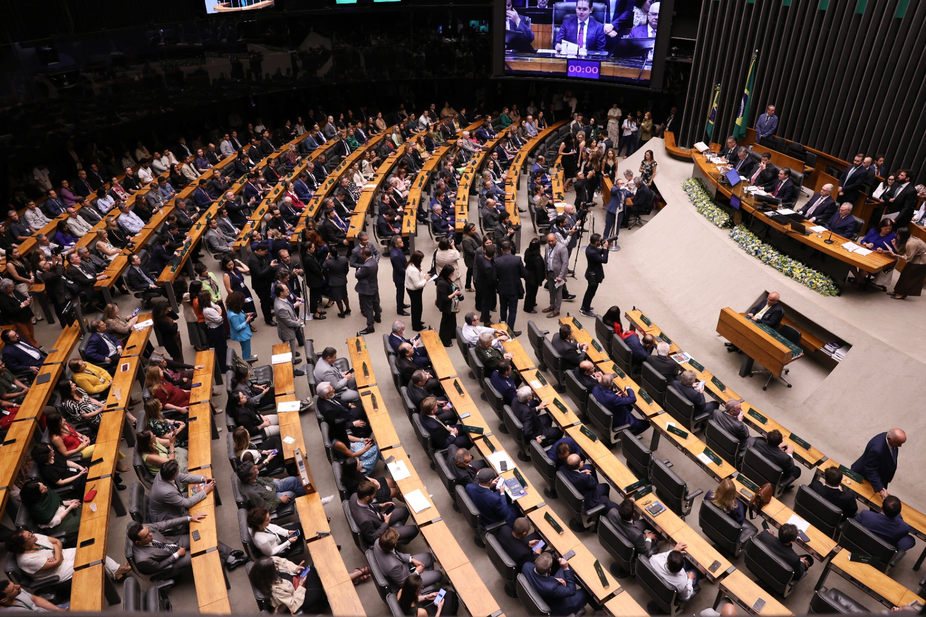 Câmara instala comissão para analisar redução da maioridade penal para 16 anos
