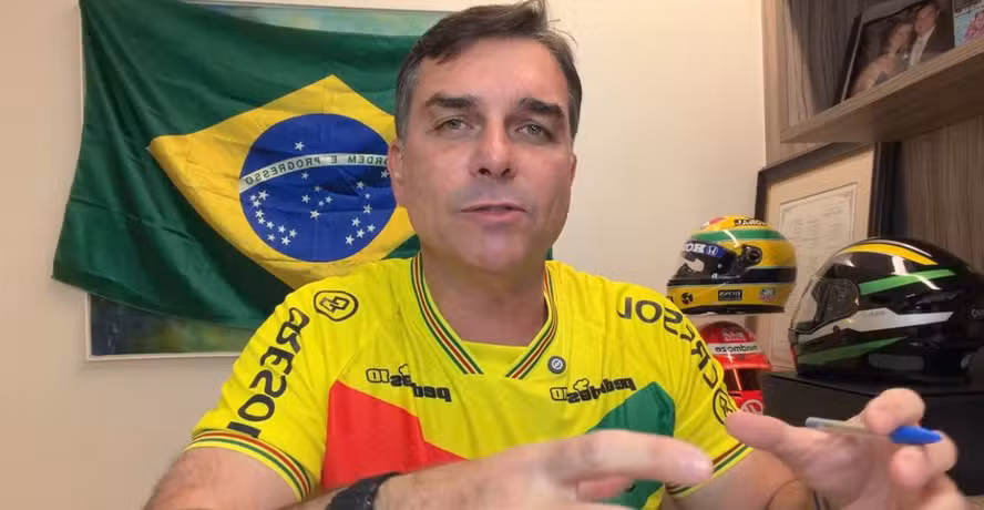 Flávio Bolsonaro prepara canal 24 horas para reforçar campanha digital