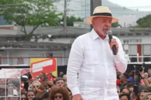 Lula acena a religiosos e defende tirar o RJ das “páginas policiais”