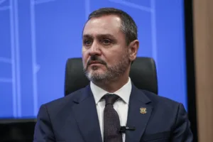 Dino reintegra Andrei Rodrigues na direção-geral da Polícia Federal