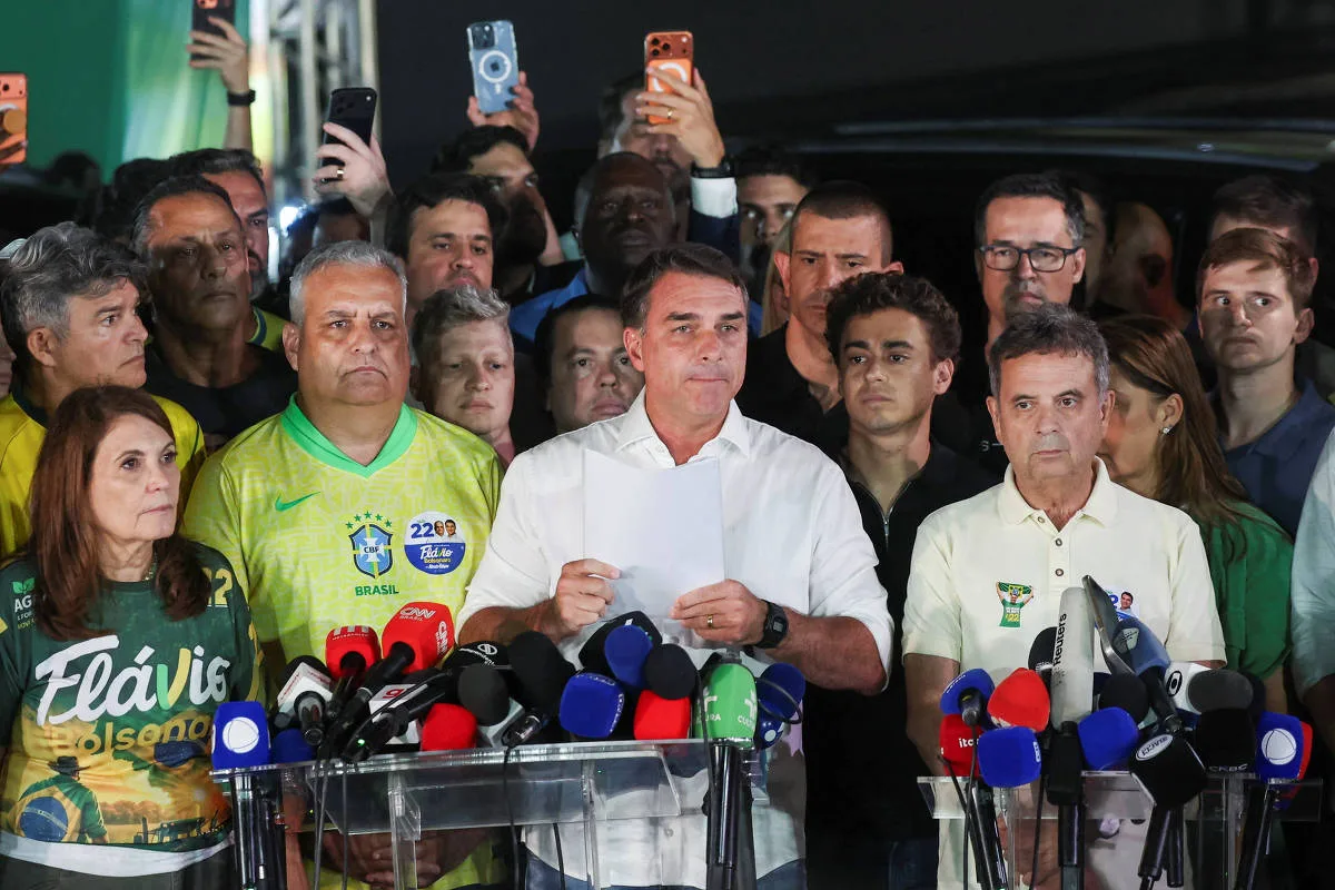 Flávio desiste de pedir anulação da eleição e entrará com ação por abuso de poder contra Lula