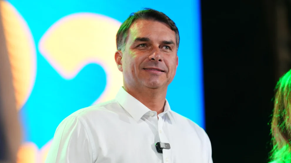 Onde Flávio Bolsonaro vai acompanhar a apuração do primeiro turno