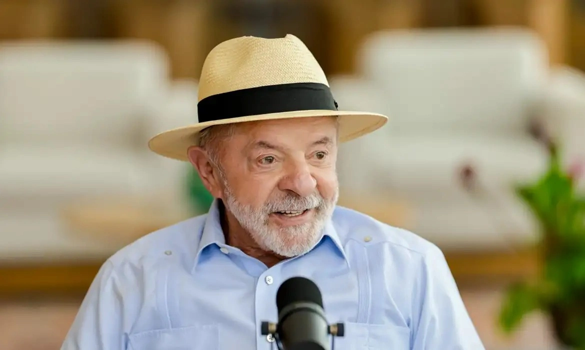 Debate na Band terá Lula, enquanto Flávio Bolsonaro sinaliza ausência