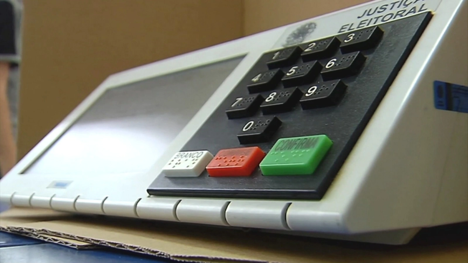 TSE altera locais de 4.352 seções para o segundo turno