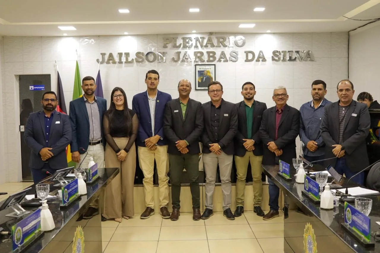 Câmara de Riacho debate água, pavimentação e telefonia rural