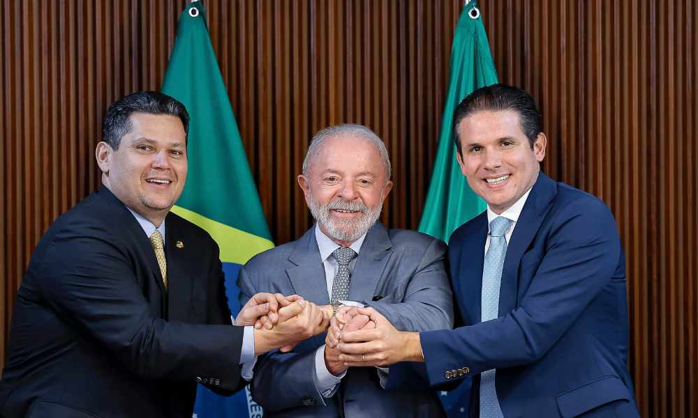 Lula recebe Hugo Motta no Alvorada para tratar do novo mandato