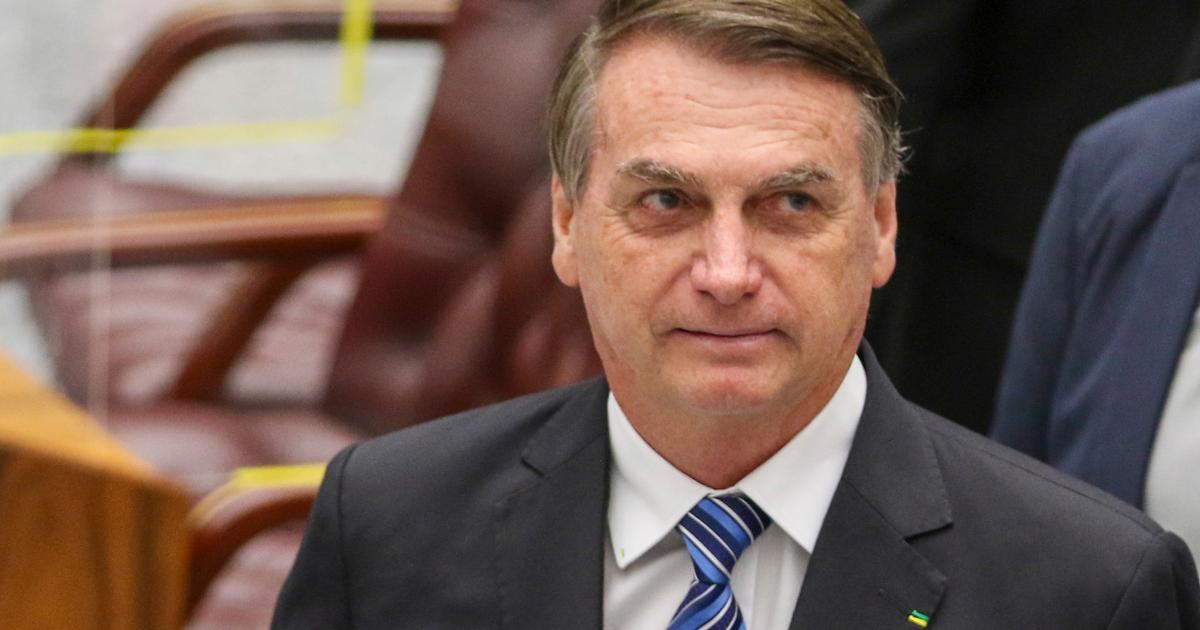Família Bolsonaro elege quatro de oito parentes que disputaram as eleições de 2026