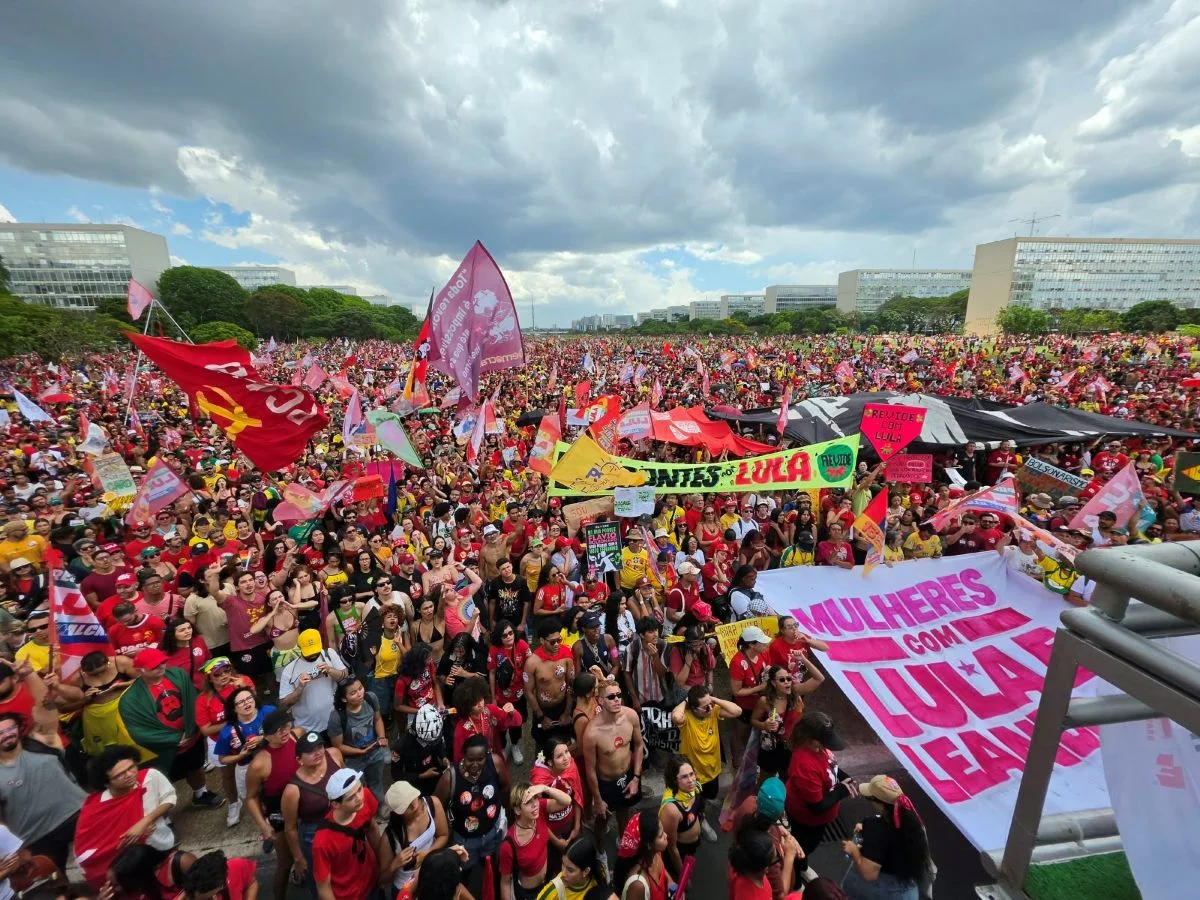 Mobilização pró-Lula toma ruas no último fim de semana antes do 2º turno