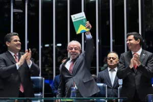 Em discurso no Senado, Lula chama mudança na escala 6×1 de conquista histórica